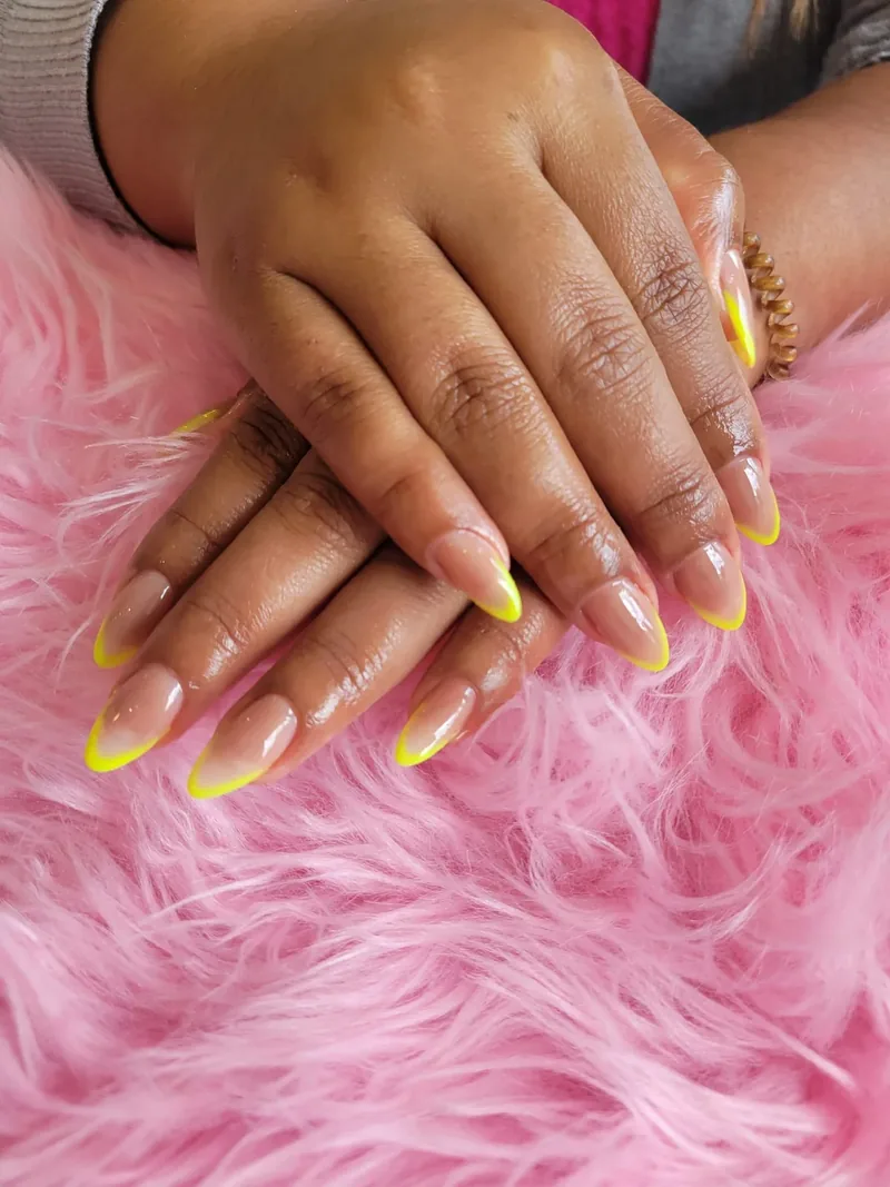 Gold nail design